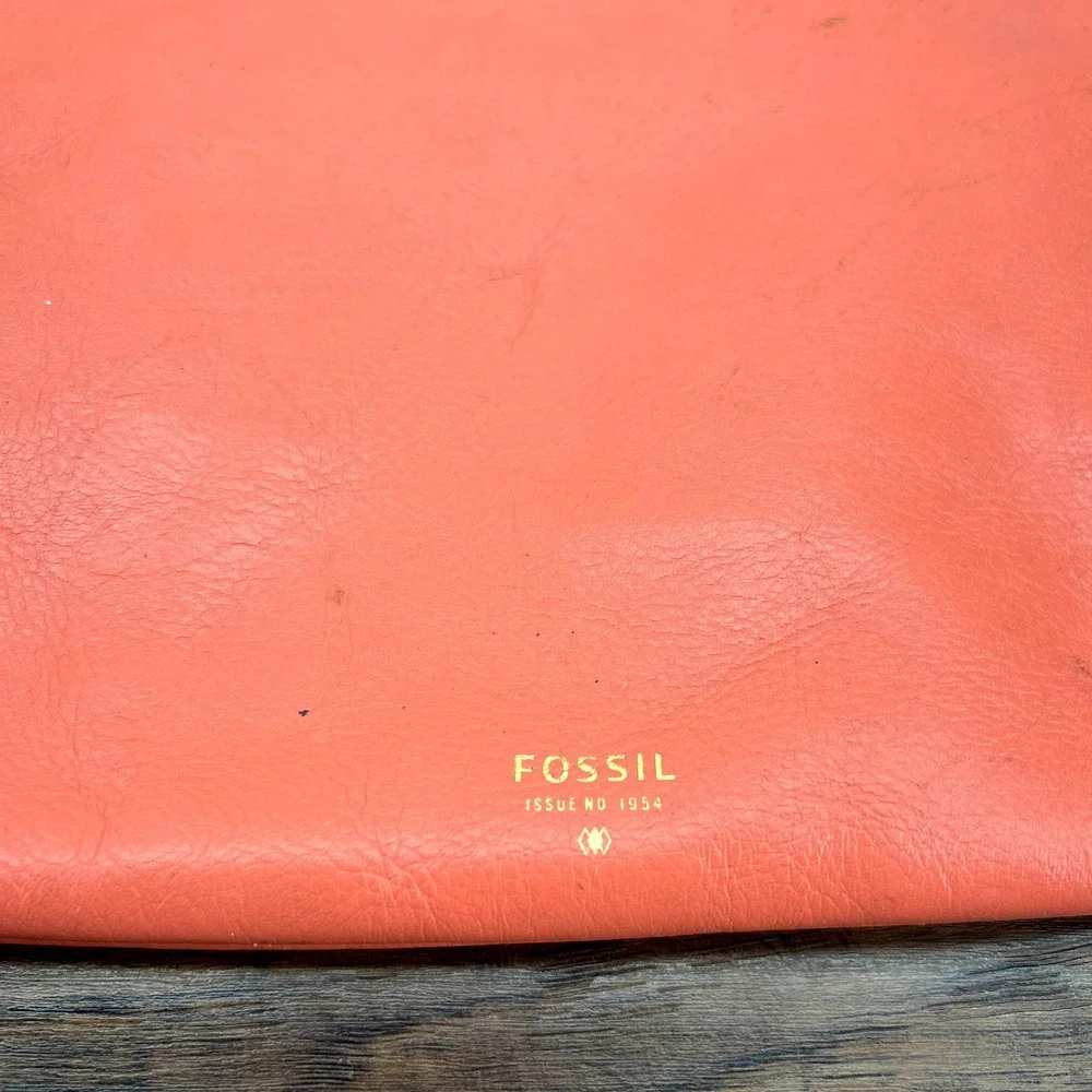 Fossil good normal